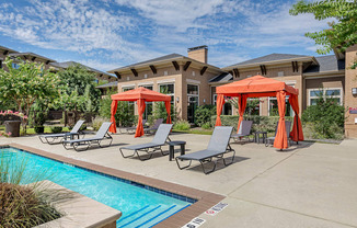 Swimming Pool And Relaxing Area at Mansfield on the Green, Milwaukie, Texas