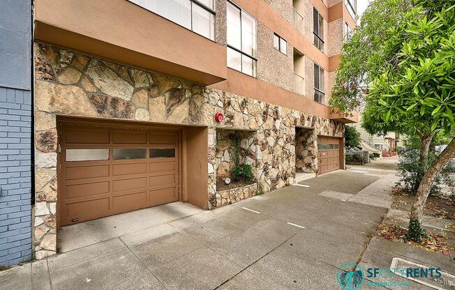 Inner Sunset: Top Floor w/ Optional Parking & Laundry Onsite