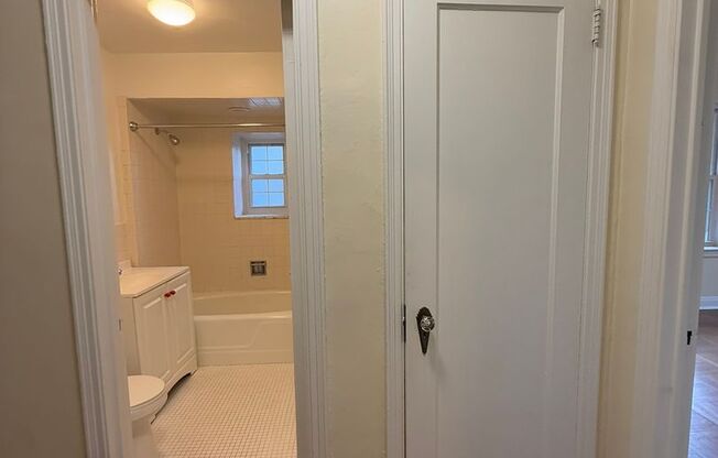 1 bed, 1 bath, 768 sqft, $1,450, Unit Royal York 312