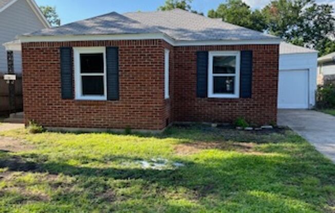 Affordable 2 Bedroom, 1 Bath Cottage in Bluebonnet Hills near TCU- 76109