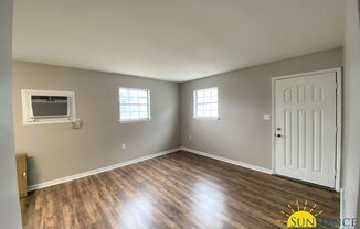 2 beds, 1 bath, $1,100