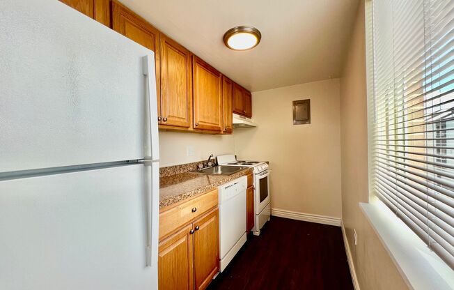 Wonderful End Unit One Bedroom Apartment