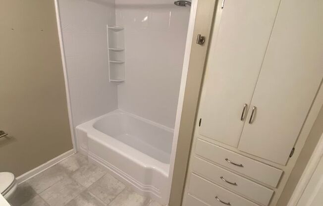 4 beds, 2.5 baths, $4,199