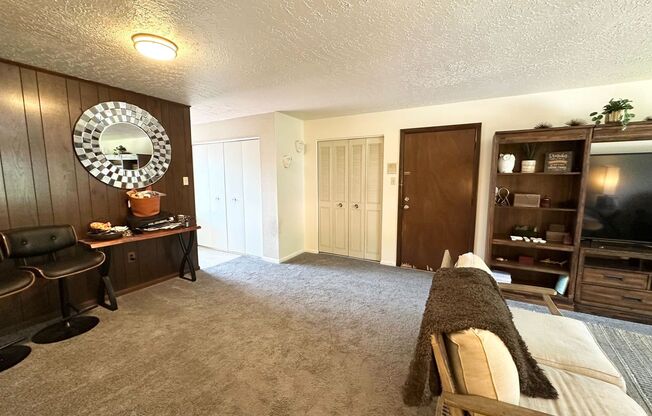 Rent-ready this July: 2 Bedroom and 1 Bathroom apartment in Beaver, PA ~ Apply Now and secure this apartment!