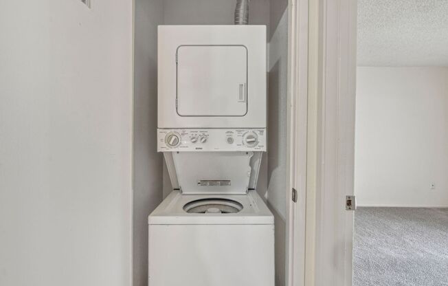 2 beds, 2 baths, 940 sqft, $1,925, Unit 260
