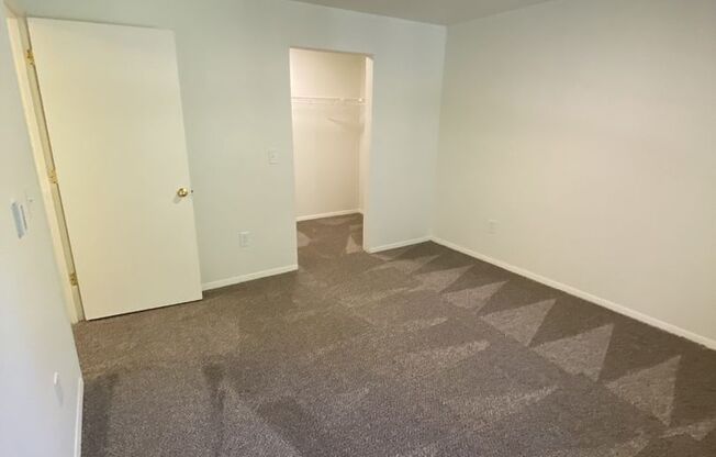 4 beds, 2 baths, 1,302 sqft, $2,350, Unit A-002