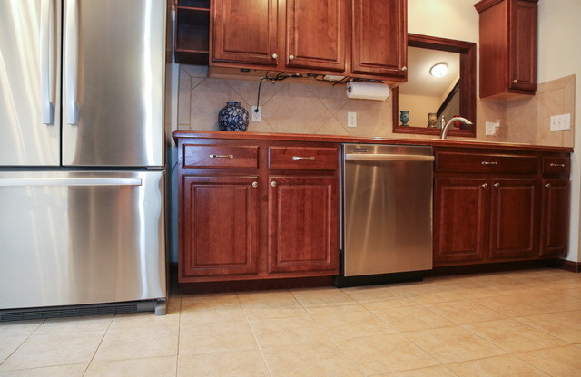 3 beds, 2 baths, $1,700