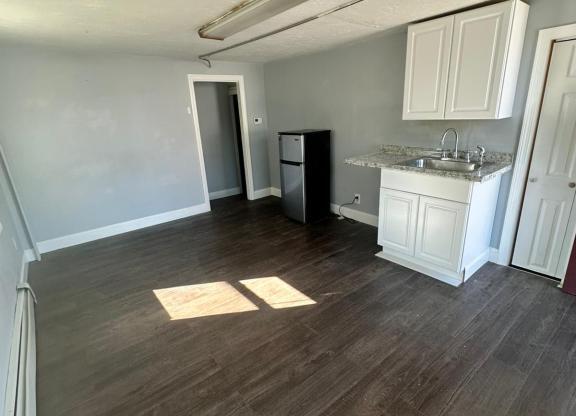 292 S MAIN ST