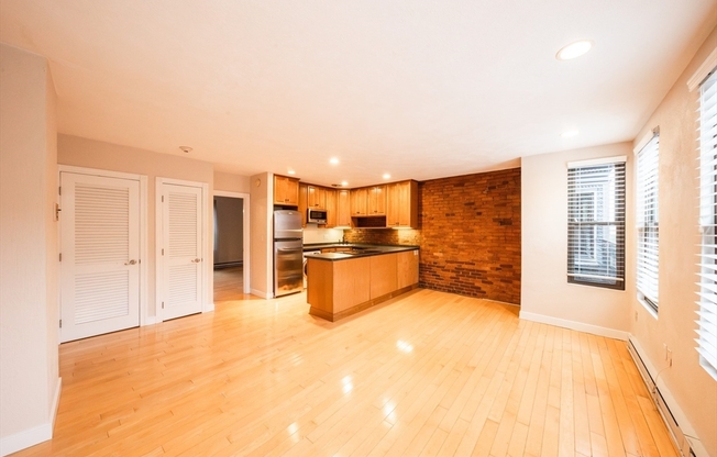 8 BATTERY ST