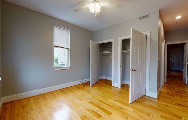 1 bed, 1 bath, 898 sqft, $1,350, Unit B