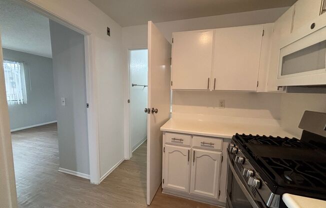 2 beds, 1 bath, 1,000 sqft, $2,098, Unit 201