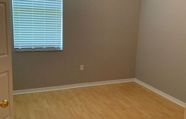 Beautiful 4/2 home in Lovely Venetian Bay Gated Community