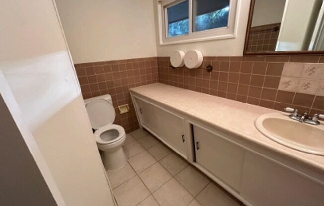 3 beds, 2 baths, $2,500