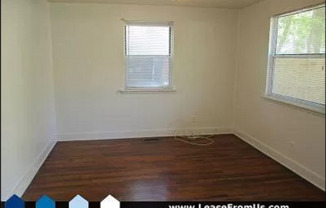 3 beds, 2 baths, $1,300