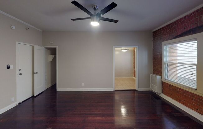 Studio, 1 bath, 450 sqft, $1,450, Unit 305