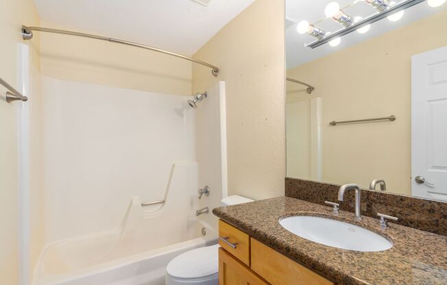 2 beds, 2 baths, $2,200, Unit Unt 114