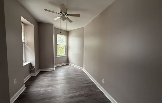 2 beds, 1 bath, 736 sqft, $1,350, Unit 6