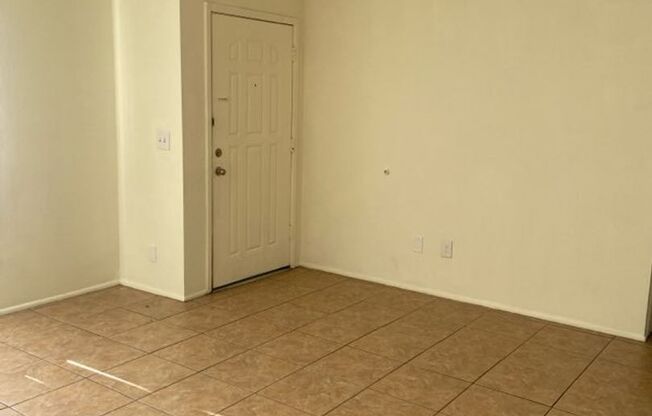 2 beds, 1 bath, $1,150, Unit 1501-C