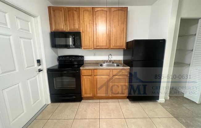 Studio, 1 bath, 400 sqft, $1,525, Unit 115