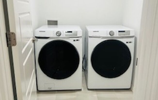 Beautiful 3 Bedroom 2 Bathroom Home