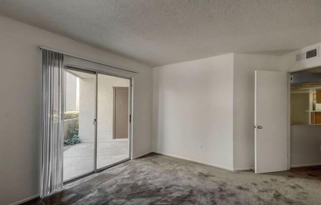 2 beds, 2 baths, 984 sqft, $1,700, Unit 221