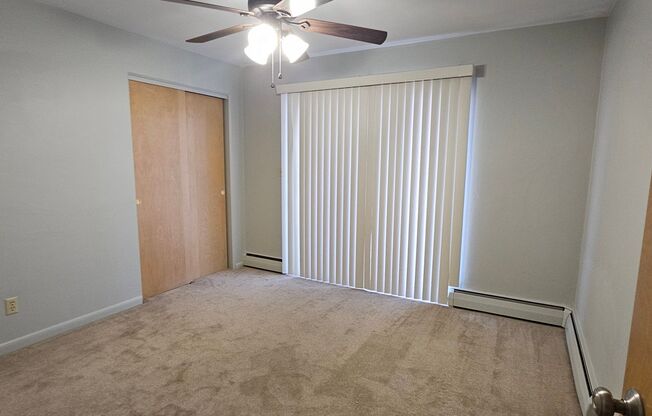 2 beds, 1 bath, $900, Unit 65