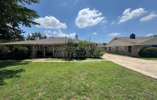 7704 JENNIFER LN