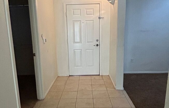 Gated 2 Bedroom, 2 Bathroom Condo offering 1 month FREE !