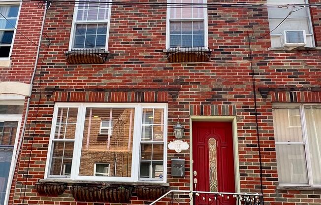 Stunning 2-Bedroom Townhome with Finished Basement in Passyunk Square! Available June 1st!