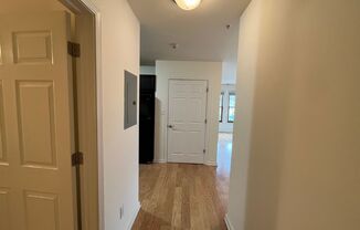 1 bed, 1 bath, 660 sqft, $1,300, Unit Apt 201