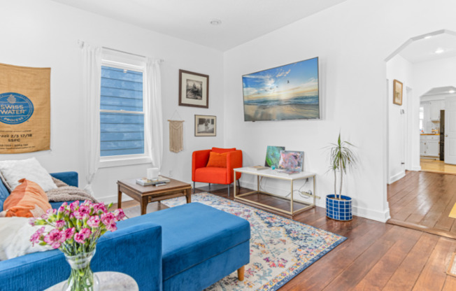 27 MAGNOLIA AVE E
