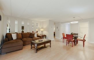 2 beds, 2 baths, 1,030 sqft, $2,700, Unit 43B