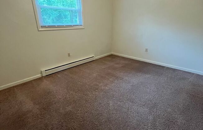 2 beds, 1 bath, 903 sqft, $1,170, Unit K-7