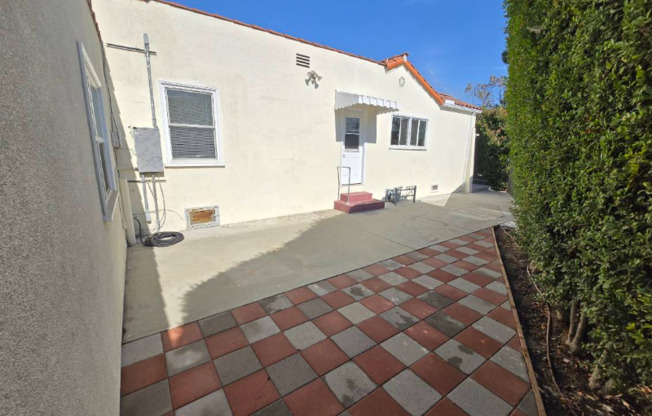 705 BALBOA AVE