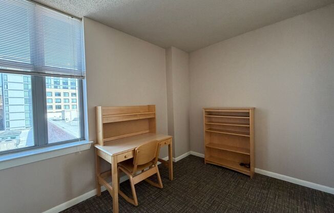 1 bed, 1 bath, 800 sqft, $2,038, Unit T710