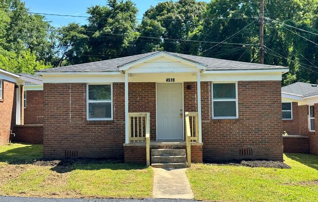 Two bedroom apartment for $1199 per month ~5 minutes from the Airport in a quaint and quiet community!