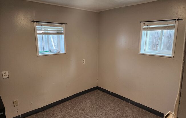 3 beds, 1 bath, $2,000