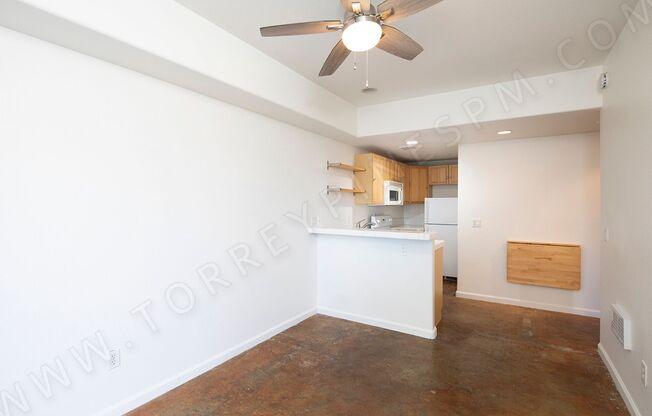 1BR in Pacific Beach with Unique Concrete Floors ~ Great Location!