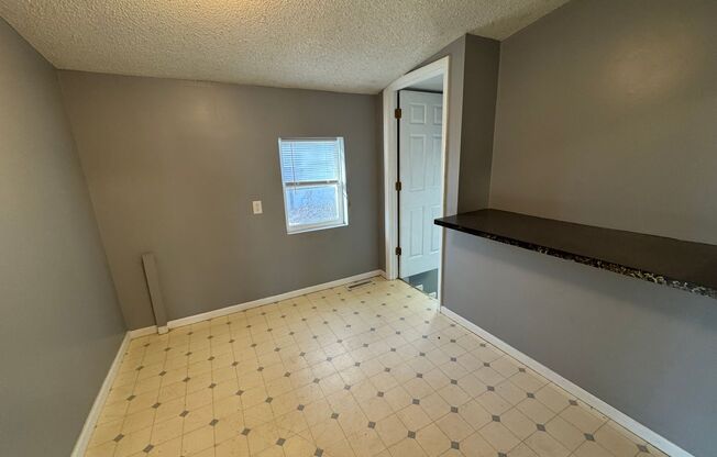 3 beds, 1 bath, $1,180