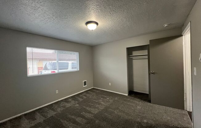 3 beds, 1 bath, 1,000 sqft, $1,750, Unit 7324