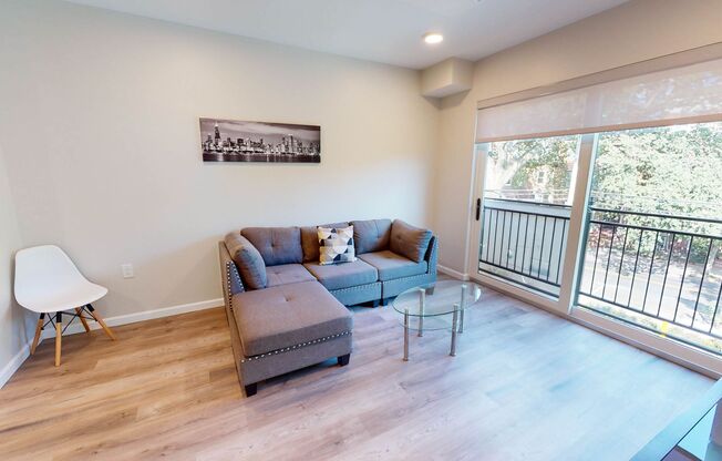 2 beds, 1 bath, 719 sqft, $2,695, Unit 109