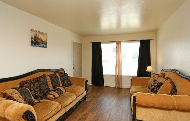 2 beds, 1 bath, 840 sqft, $975, Unit 2903 D