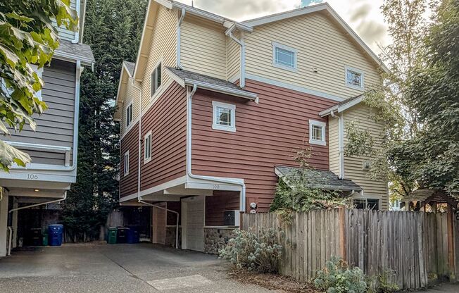 Gorgeous 3bd/2.5bth Central District Townhome, $3500/mo.