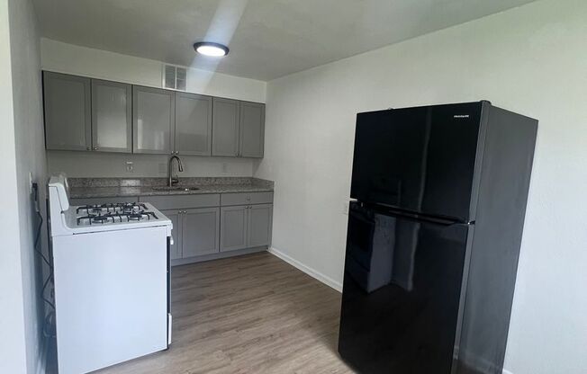 2 beds, 1 bath, $1,295, Unit Unit 1329A