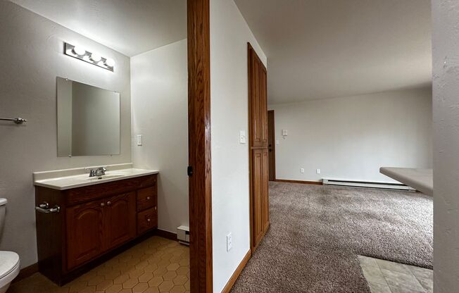 1 bed, 1 bath, $845, Unit Apt. 9