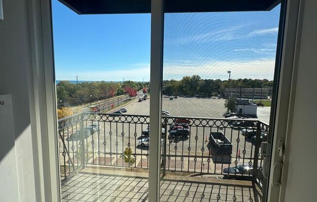 1 bed, 1 bath, 550 sqft, $1,350, Unit 401