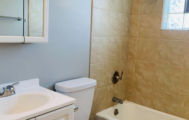 1 bed, 1 bath, 465 sqft, $1,195, Unit 09021R