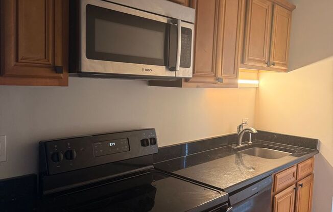 1 bed, 1 bath, 714 sqft, $2,475, Unit 0404