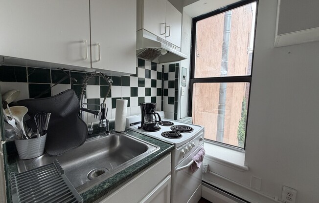 342 W 145 ST