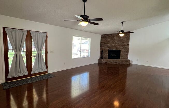 3 beds, 2 baths, $2,450